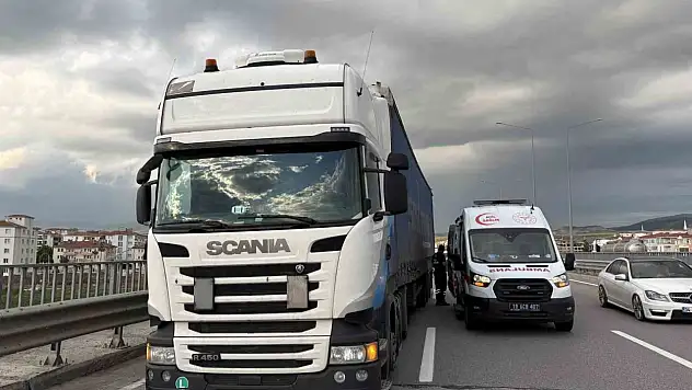 Çorum'da Tırla Otomobil Çarpıştı: 1 Yaralı