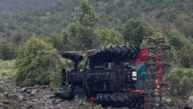 Çorum'da Traktör Şarampole Devrildi