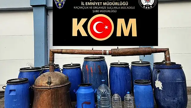 Yüzlerce Litre Sahte Alkol Ele Geçirildi
