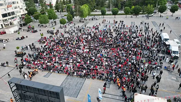 Çorum'da yüzlerce vatandaş A Milli Futbol Takımı'nı birlikte destekledi