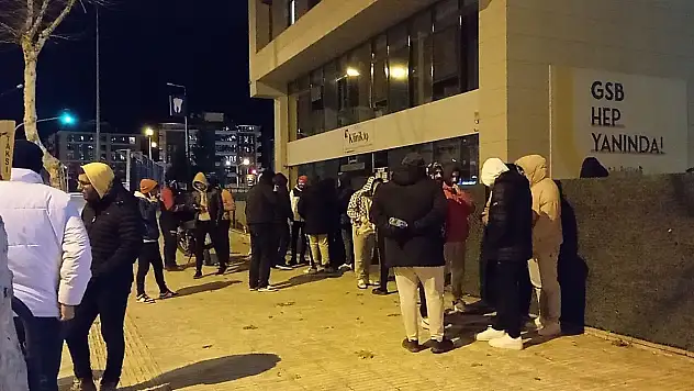Komşu İlde Korkutan Deprem! Vatandaşlar Sokağa İndi