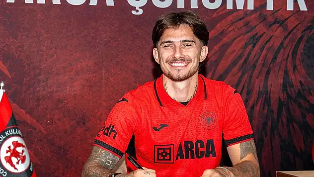 Çorum FK, Berat Özdemir ile 2+1 yıllık sözleşme imzaladı