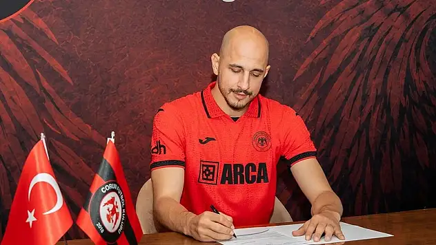 Çorum FK, kaleci Erhan Erentürk'ü renklerine bağladı