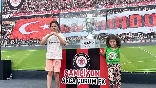 Çorum FK taraftarları şampiyonluk kupasıyla buluştu