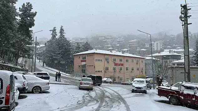 Çorum'un 3 İlçesinde Eğitime Kar Engeli