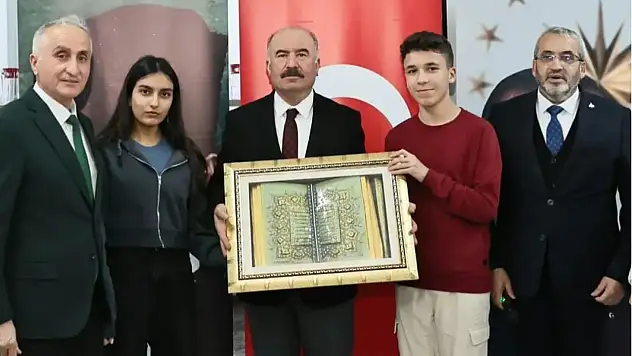 Çorum Valisi Çalgan Lise Öğrencileri İle İftarda Buluştu