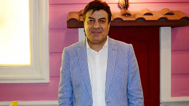 Coşkun Sabah hayranlarını mest etti