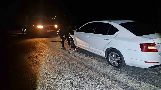 Çukurlara Giren 5 Aracın Lastiği Patladı