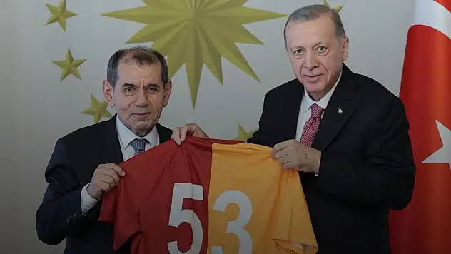 Cumhurbaşkanı Erdoğan'dan Dursun Özbek Ve Okan Buruk'a Tebrik Telefonu