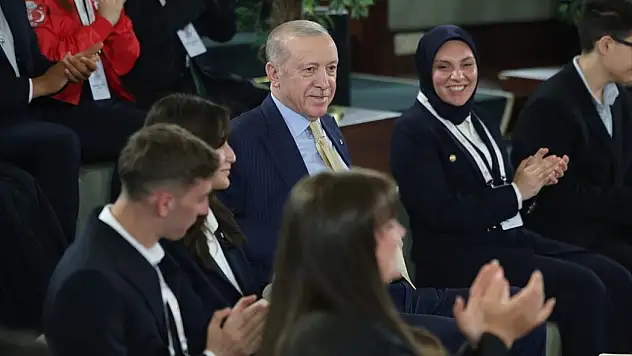 Cumhurbaşkanı Erdoğan: 'En Büyük Yatırımı Gençlerimize Yapmaya Devam Edeceğiz'