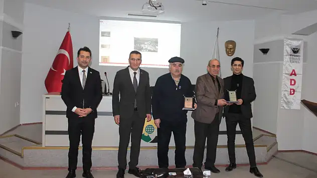 Cumhuriyet Kültür Buluşmaları'nda Rıfat Ilgaz ve Köy Enstitüleri Konuşuldu