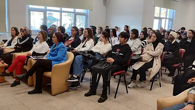 Cumhuriyet ve Hemşirelik Söyleşisi Gerçekleştirildi