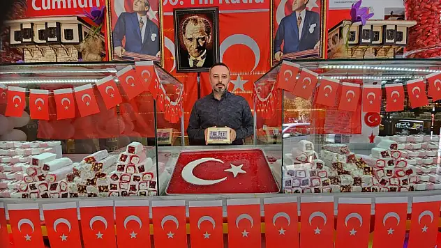 Cumhuriyete özel 1923 kilo özel lokum ürettiler