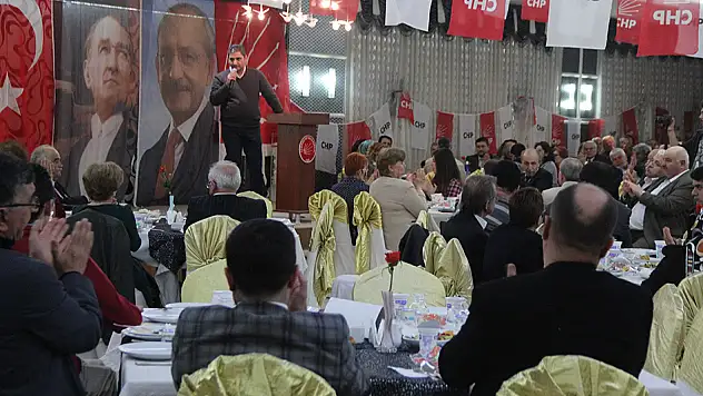 'Cumhuriyet'e ve demokrasiye sahip çıkmak görevimiz'