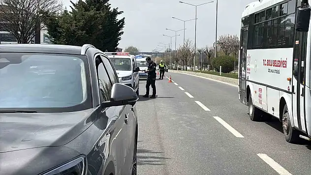 Karşıya Geçmek İsterken Otomobil Çarptı, Ağır Yaralandı