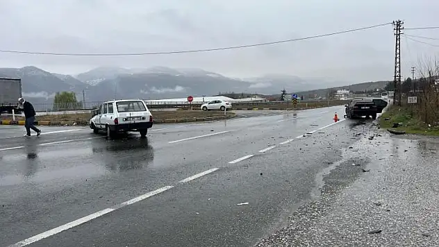 D100'de Kaza! 5 Yaralı
