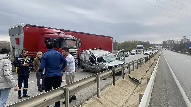 TIR İle Ticari Araç Çarpıştı: 1 Yaralı