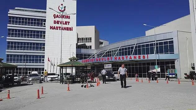 D100'de Otomobil Şarampole Devrildi: 1 Ölü, 3 Yaralı