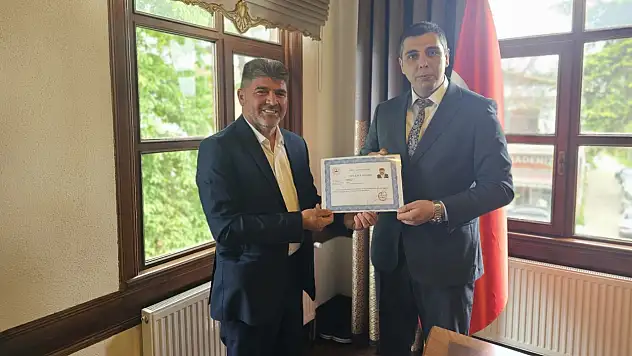Daday Kaymakamlığı, Muhtar Mehmet Kılıç'a Teşekkür Belgesi Verdi