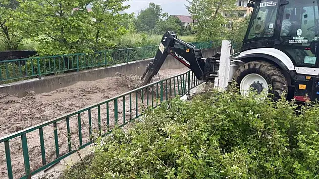 Debisi Artan Dere Taştı, Köy Halkı Tedirgin Oldu