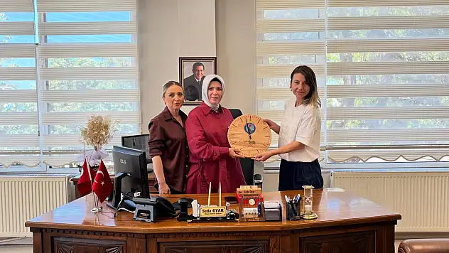 Debreli Ahşap'tan Başkan Seda Oyar'a Anlamlı Ziyaret