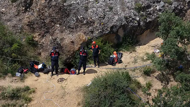 Define Aradığı Mağarada Sıkıştı: Kastamonu'dan Ekipler Gitti