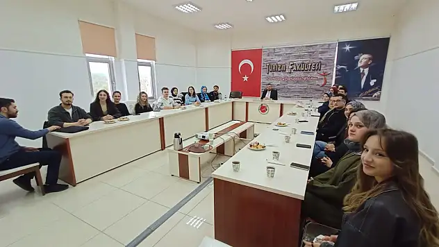 Dekan Sevim Öğrencilerle Buluştu