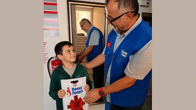 Deniz Feneri'nden, 2 Bin Çocuğa Hediye