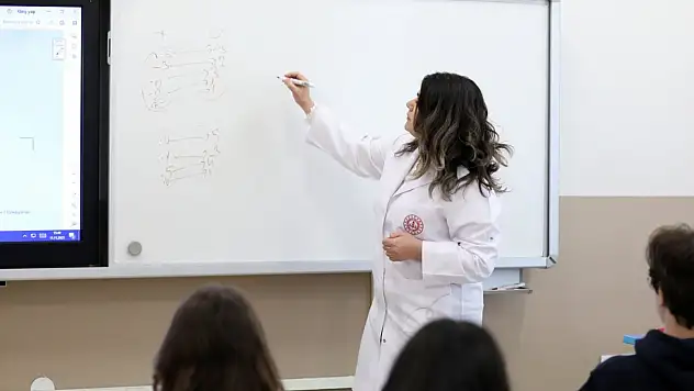 Depremzede Öğretmenlere Geri Dönme Hakkı