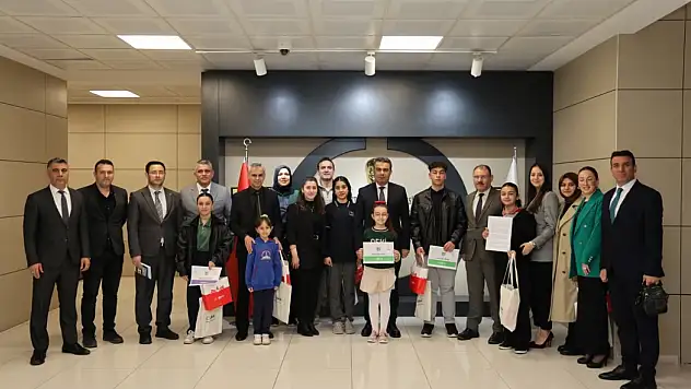 Derece Elde Eden Öğrencilere Ödülleri Verildi