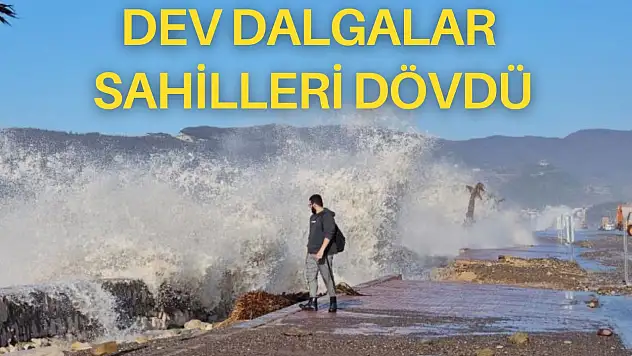Dev Dalgalar Sahilleri Dövdü