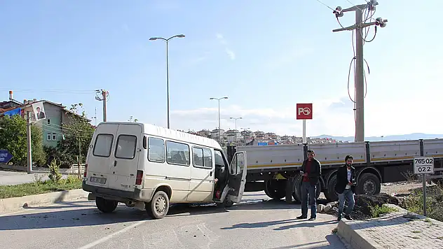 Devlet Hastanesi Kavşağı'nda kaza: 1 yaralı