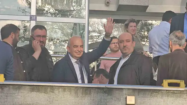 Eski Başkan Bozkurt'un Ev Hapsi Kaldırıldı