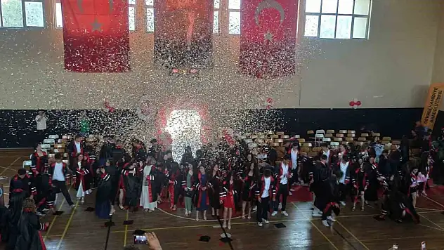 Devrek Hamidiye Anadolu Lisesinden Mezuniyet Töreni