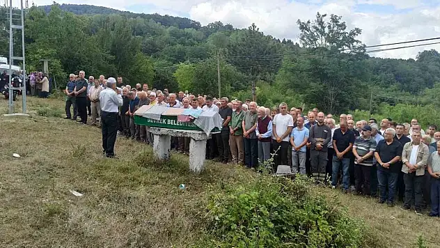 Devrek'te kaza sonrası yanan otomobilde ölen sürücü toprağa verildi