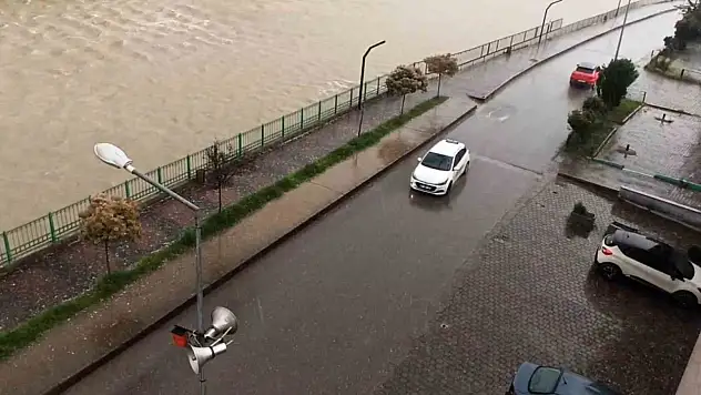 Devrek'te Misket Büyüklüğünde Dolu Yağdı