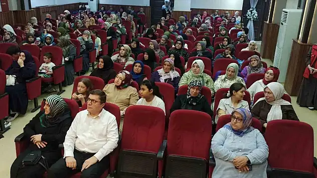 Devrek'te Yaz  Kur'an Kursu öğrencilerinden mezuniyet sevinci