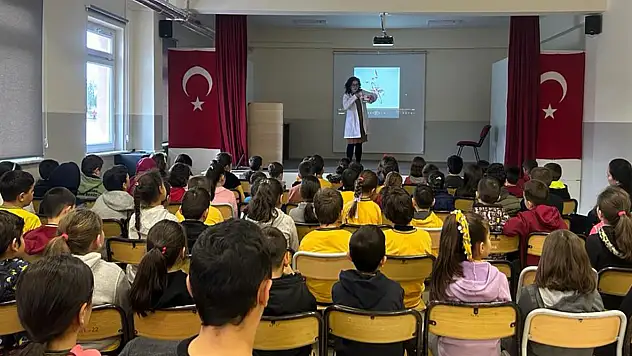 Devrekani'de Ağız-Diş Sağlığı Öğretiliyor