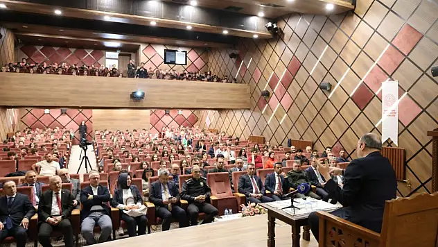 Dijital Gelecek Konferansı Gerçekleştirildi