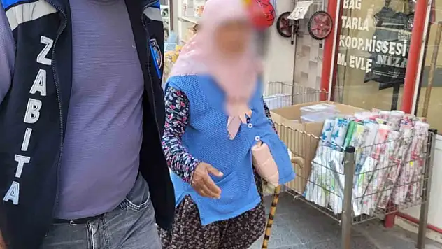 Topladığı Paralar İlaç Kutusundan Çıktı