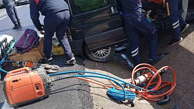 Refüje Çarptı: 2 Yaralı
