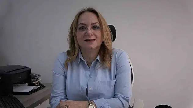 Doç. Dr. Ayhan Babaroğlu: 'Sürekli Ekranla Vakit Geçiren Çocuklarda Beyin Gelişimi Dengesiz İlerleyebilir'