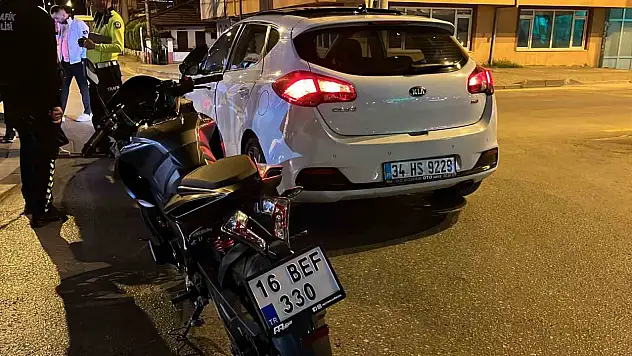 Motosiklet ile Otomobil Çarpıştı: 1 Yaralı