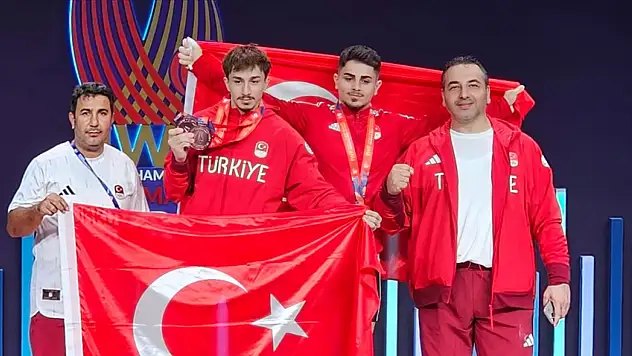 Dünya Halter Şampiyonası'nda, 3 Madalya Kazandık