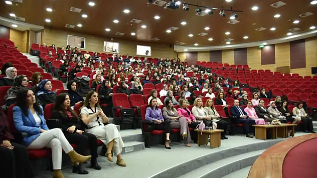 Ebeler Günü Programı Gerçekleştirildi