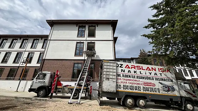 Eğitim Fakültesi Yeni Binasına Taşındı