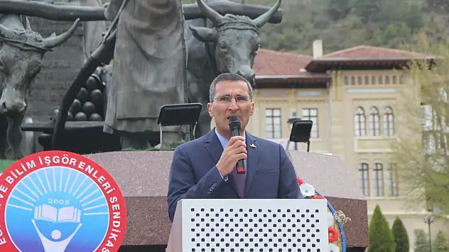 Eğitim-İş Şube Başkanı Ahmet Tevfik Bal 'Haksızlığa Boyun Eğmeyeceğiz'
