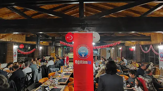 Eğitim İş'ten coşkulu kutlama