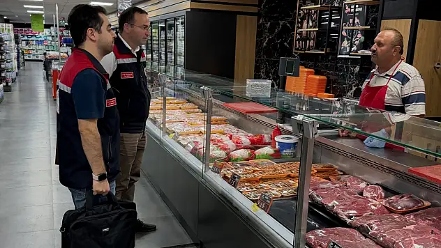 Ekipler Rafları Tek Tek Kontrol Etti