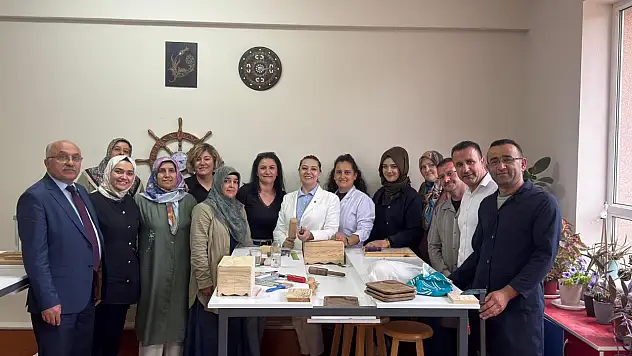 Ekmekci, Halk Eğitim Kursunu Ziyaret Etti